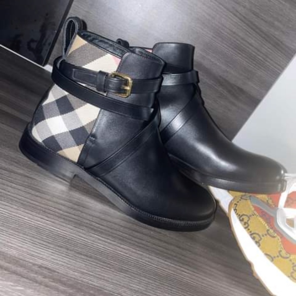 Burberry boots
